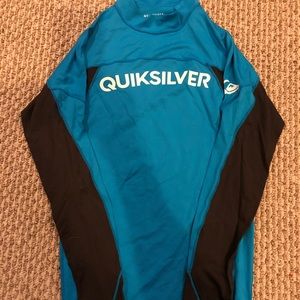 Men’s Quick Silver XS rash guard (fits boys L/Xl)